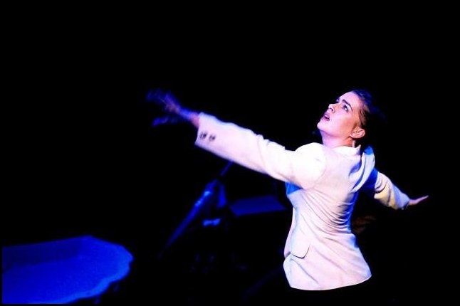 Pippa Grandison in full flight in "Tragedy a Tragedy" by Hair of the Dog Theatre Company